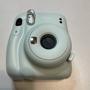 Fuji film Instax Mini 11